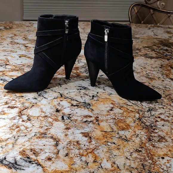 Women's Marc Fisher Frenchy black leather/ suede booties SZ 6.5M 3 3/4" heel PO - Picture 16 of 16